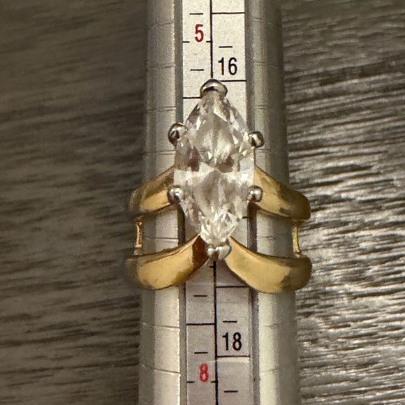 ✨ Vintage 1970s Marquise CZ Cigar Band Statement Ring - Picture 9 of 10